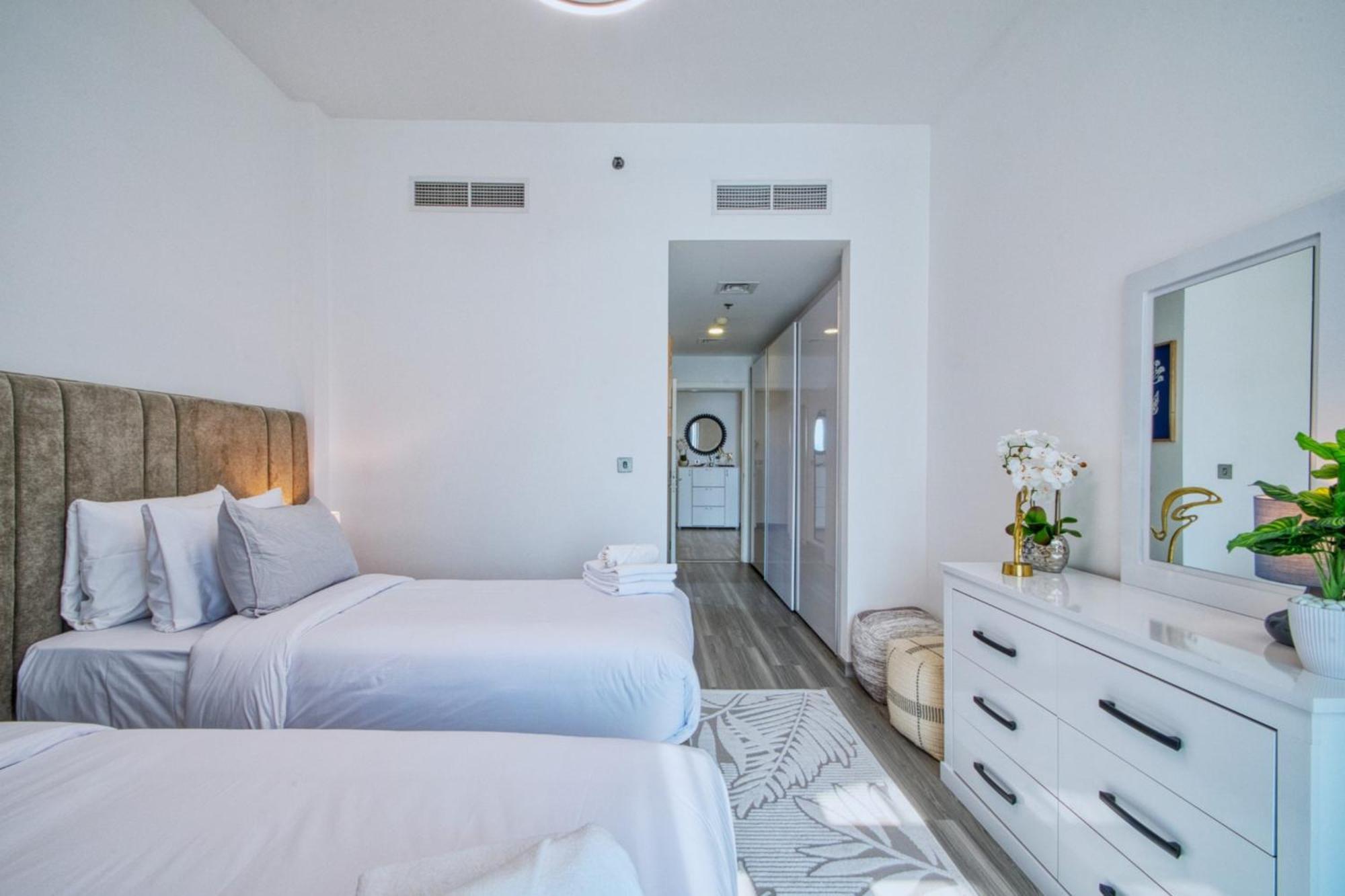 Sarai Private Pool Homes&villas Dubai